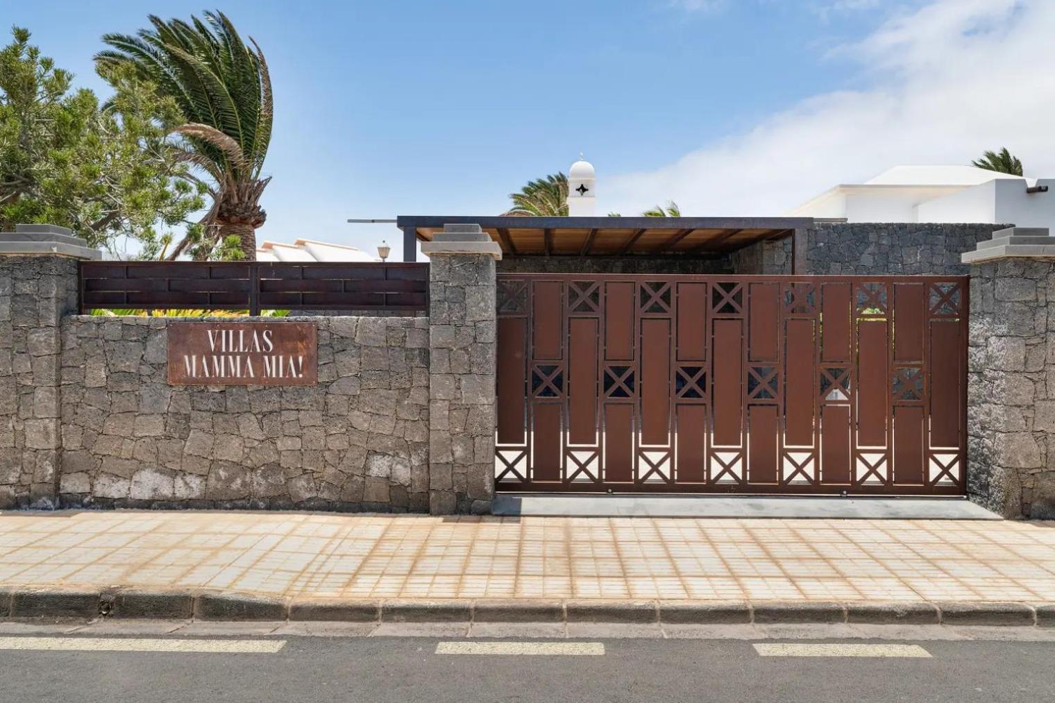 Villas Mamma Mia Pool Heat Private & Jacuzzi بلايا بلانكا المظهر الخارجي الصورة